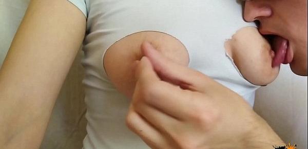  Cut a T-shirt to suck on a tit